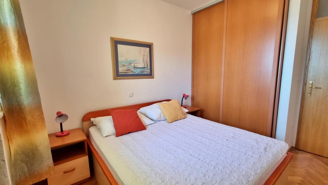 Apartment Cesarica Omiš Esterno foto