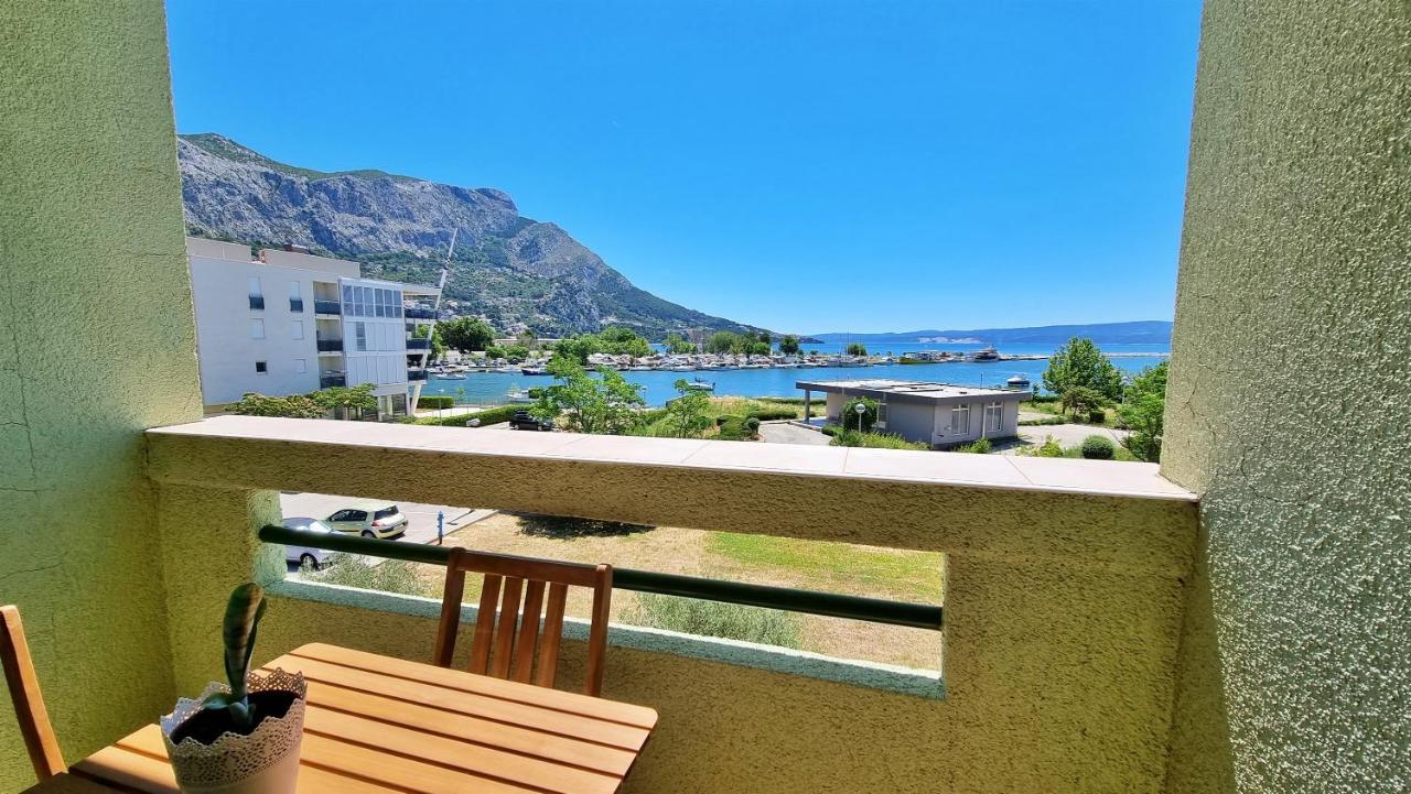 Apartment Cesarica Omiš Esterno foto