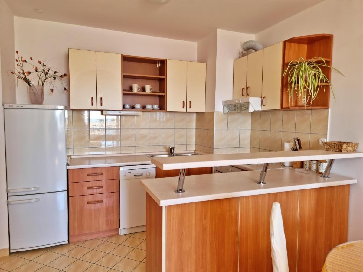Apartment Cesarica Omiš Esterno foto