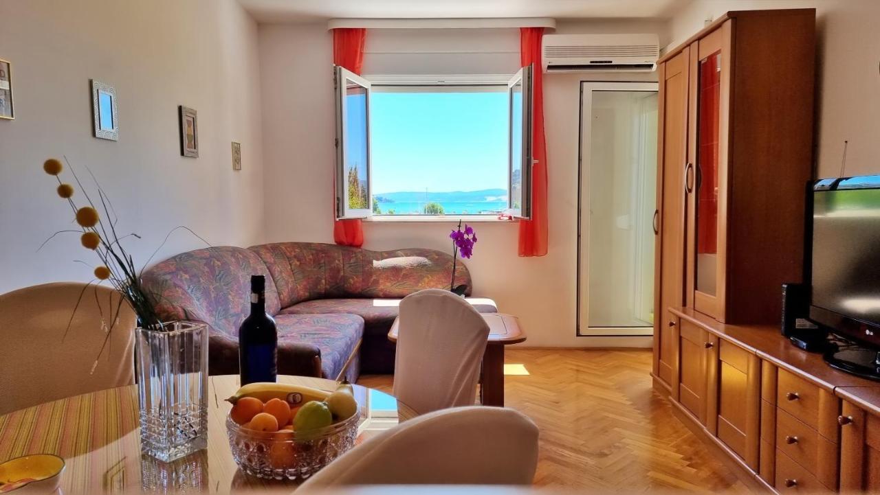 Apartment Cesarica Omiš Esterno foto
